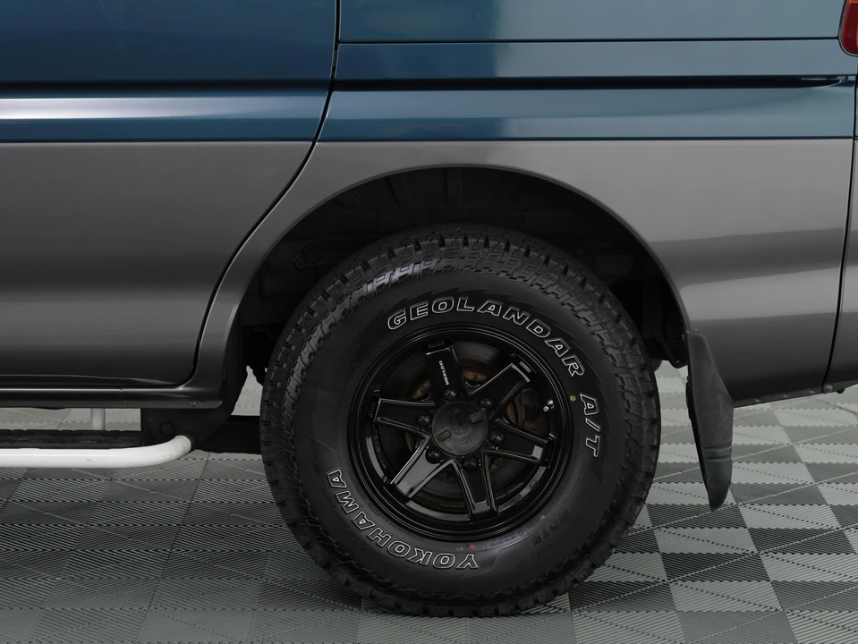 1995 Mitsubishi Delica 4th Gen - Image 23 of 31