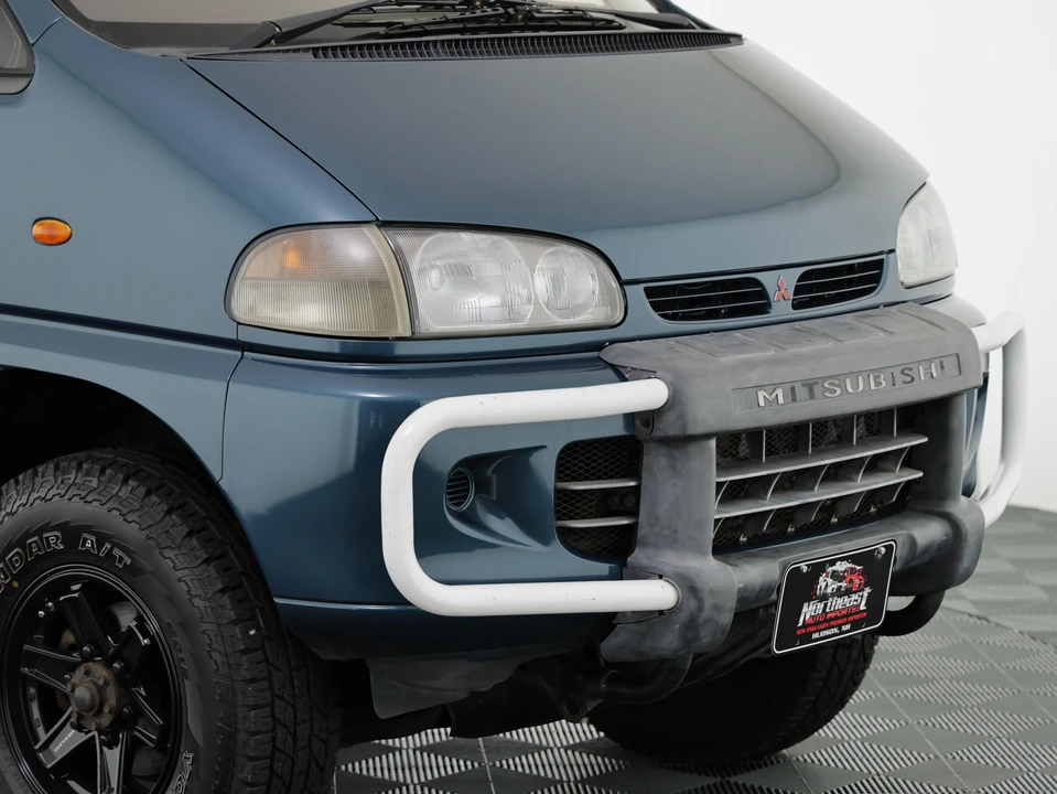1995 Mitsubishi Delica 4th Gen - Image 14 of 31