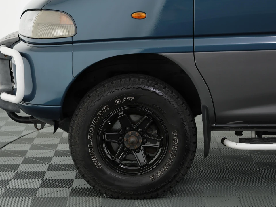 1995 Mitsubishi Delica 4th Gen - Image 18 of 31