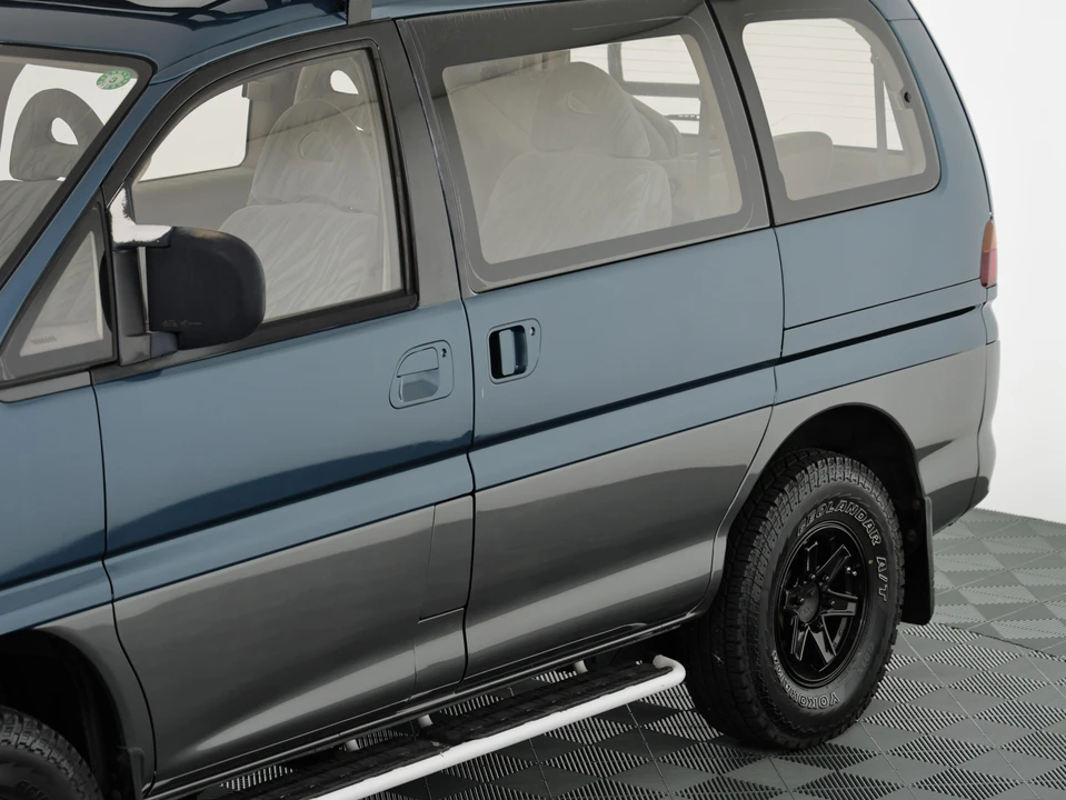 1995 Mitsubishi Delica 4th Gen - Image 21 of 31
