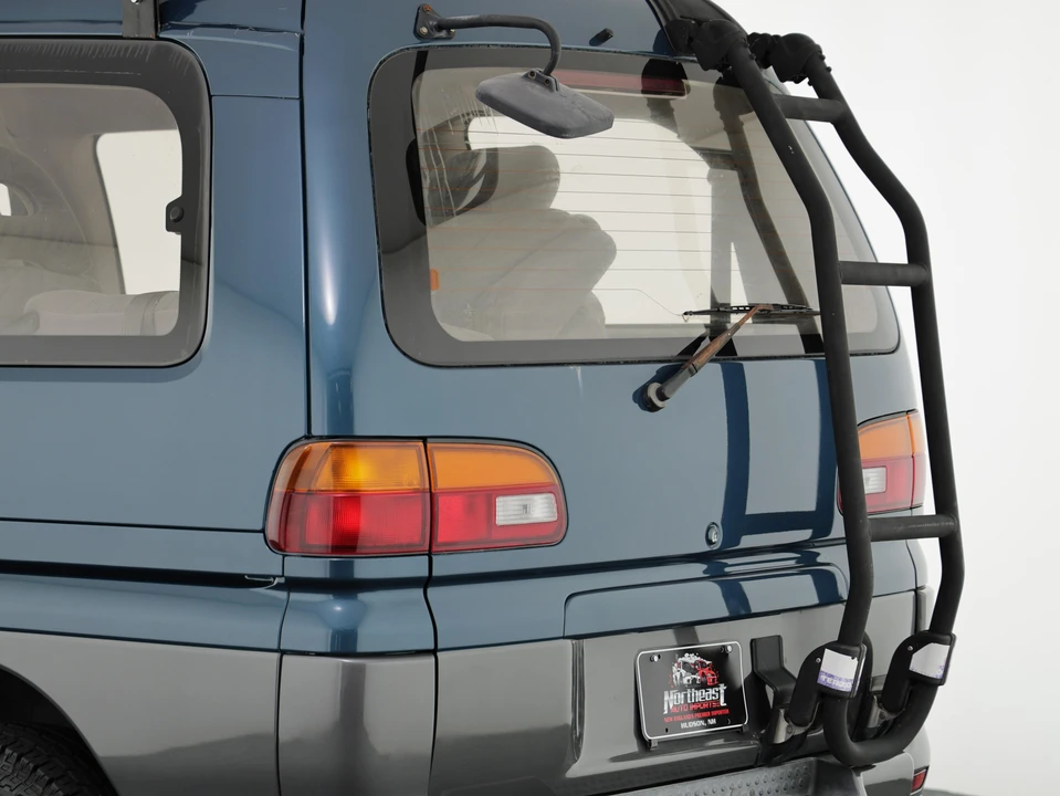 1995 Mitsubishi Delica 4th Gen - Image 26 of 31