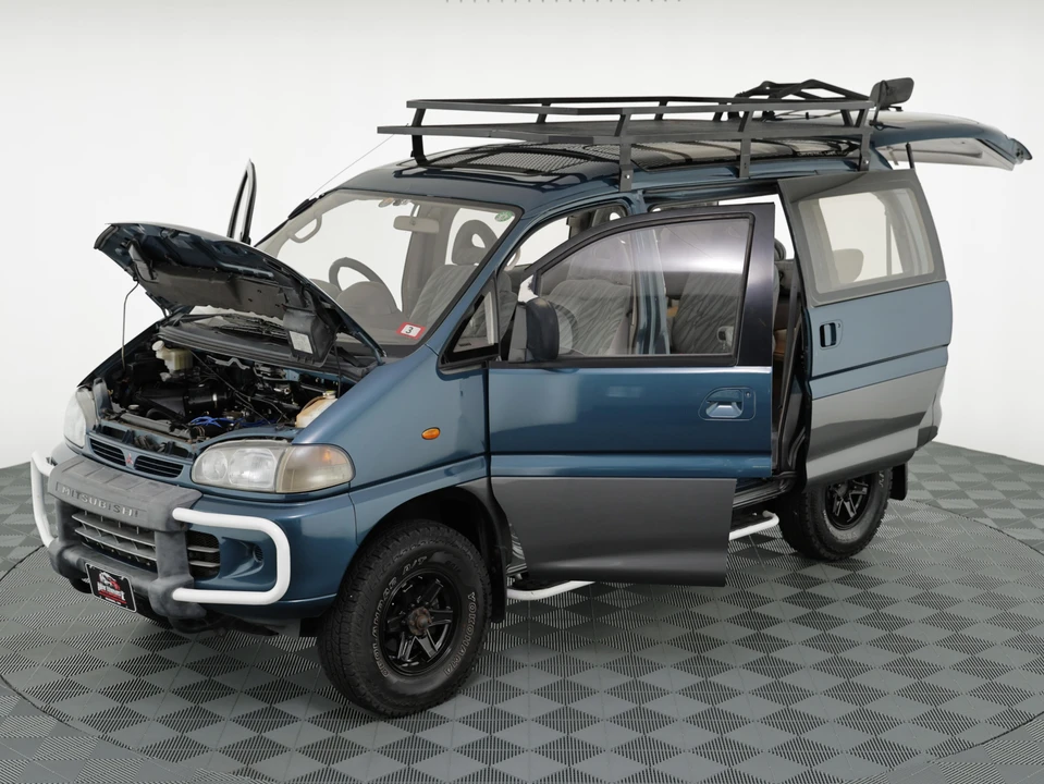 1995 Mitsubishi Delica 4th Gen - Image 9 of 31