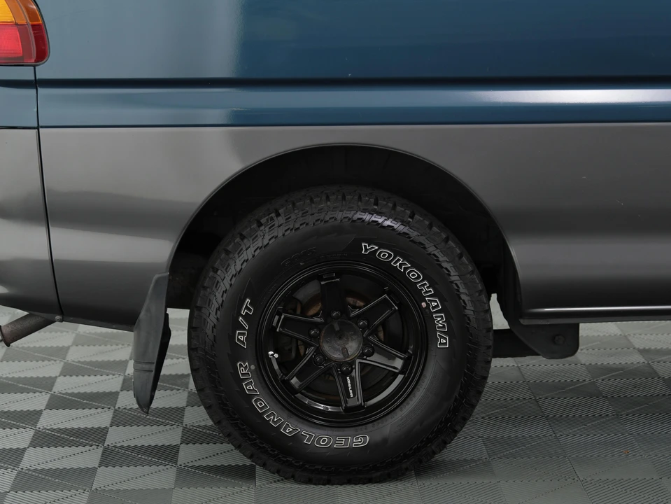 1995 Mitsubishi Delica 4th Gen - Image 30 of 31