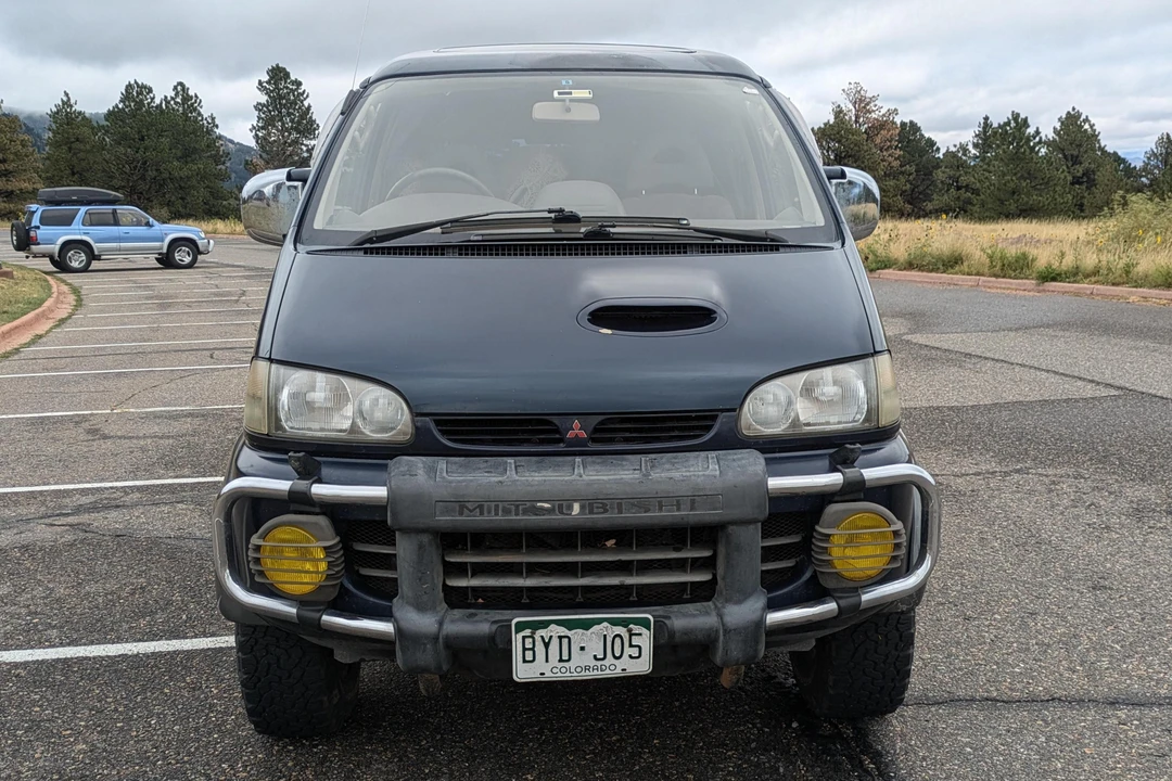 1995 Mitsubishi Delica 4th Gen - Image 2 of 31