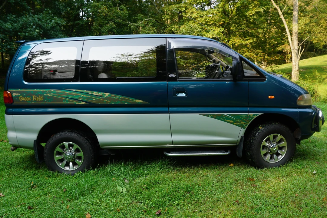 1995 Mitsubishi Delica 4th Gen - Image 3 of 9