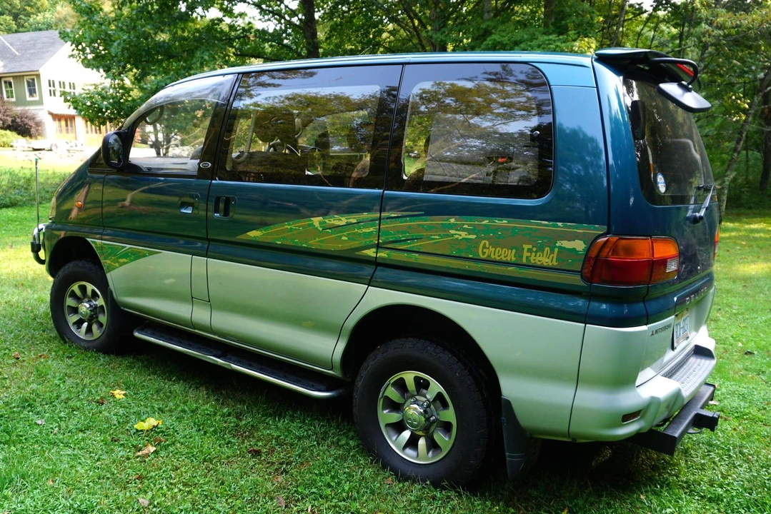 1995 Mitsubishi Delica 4th Gen - Image 4 of 9