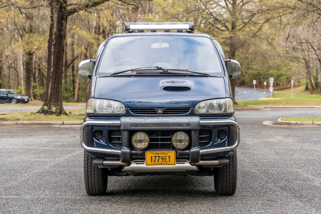 1995 Mitsubishi Delica 4th Gen - Image 2 of 31
