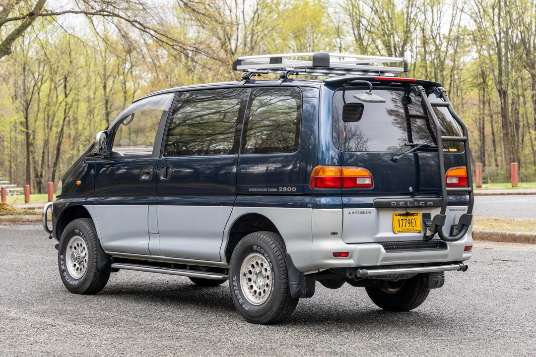 1995 Mitsubishi Delica 4th Gen - Image 7 of 31