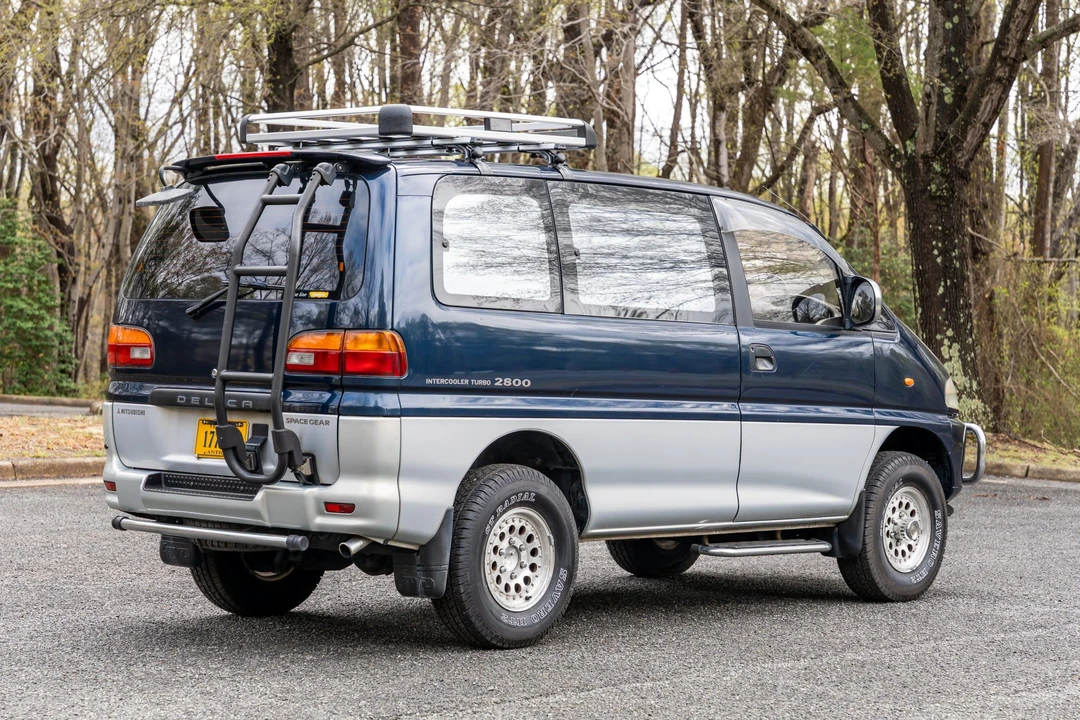 1995 Mitsubishi Delica 4th Gen - Image 5 of 31