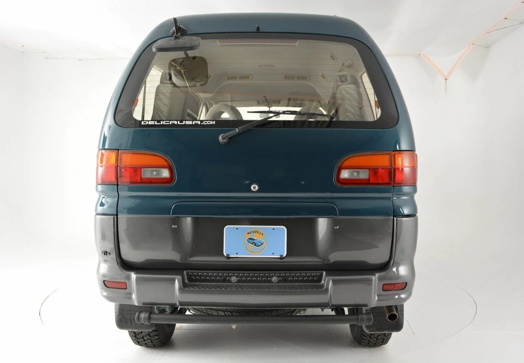 1995 Mitsubishi Delica 4th Gen - Image 5 of 5