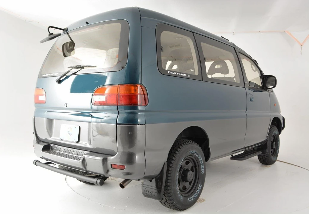 1995 Mitsubishi Delica 4th Gen - Image 4 of 5