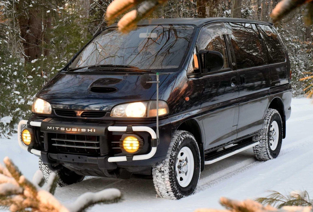 1995 Mitsubishi Delica 4th Gen - Image 3 of 31