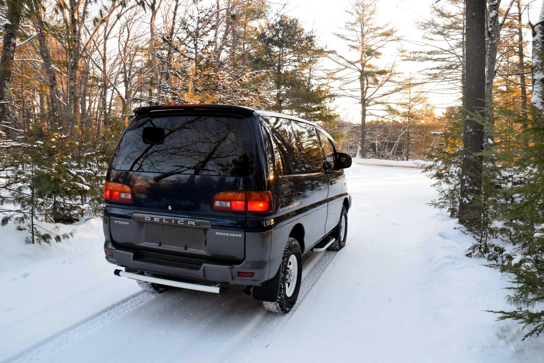 1995 Mitsubishi Delica 4th Gen - Image 21 of 31