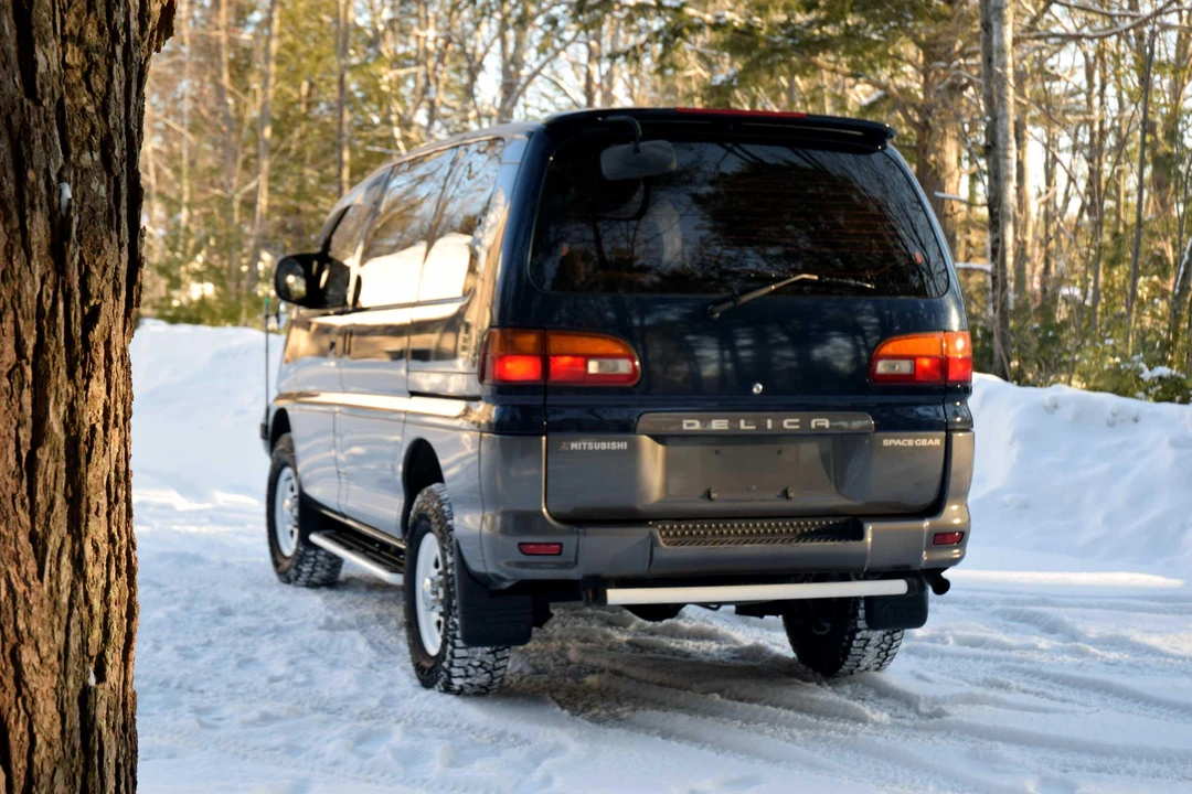 1995 Mitsubishi Delica 4th Gen - Image 19 of 31