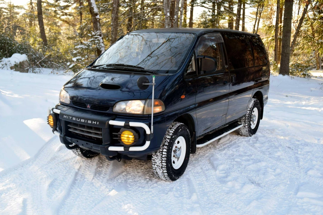 1995 Mitsubishi Delica 4th Gen - Image 12 of 31