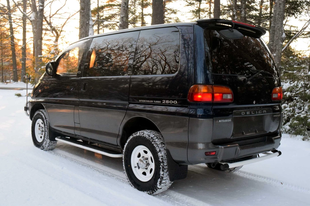 1995 Mitsubishi Delica 4th Gen - Image 16 of 31
