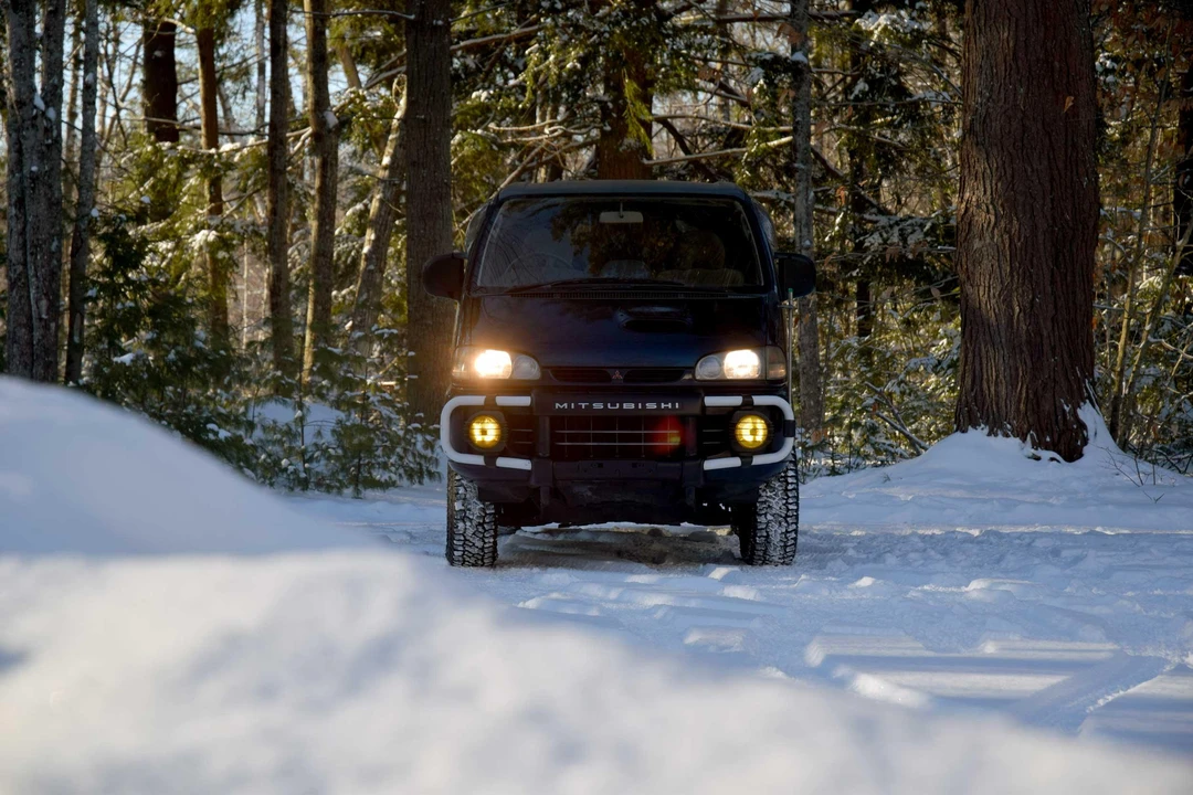 1995 Mitsubishi Delica 4th Gen - Image 7 of 31