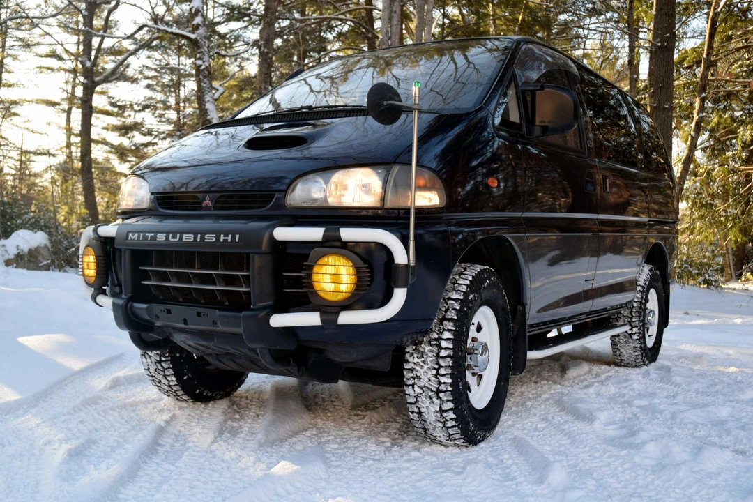 1995 Mitsubishi Delica 4th Gen - Image 13 of 31