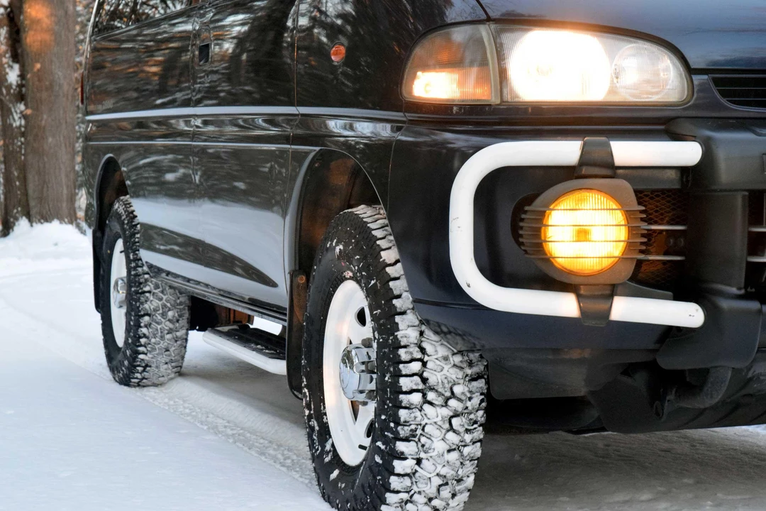 1995 Mitsubishi Delica 4th Gen - Image 28 of 31