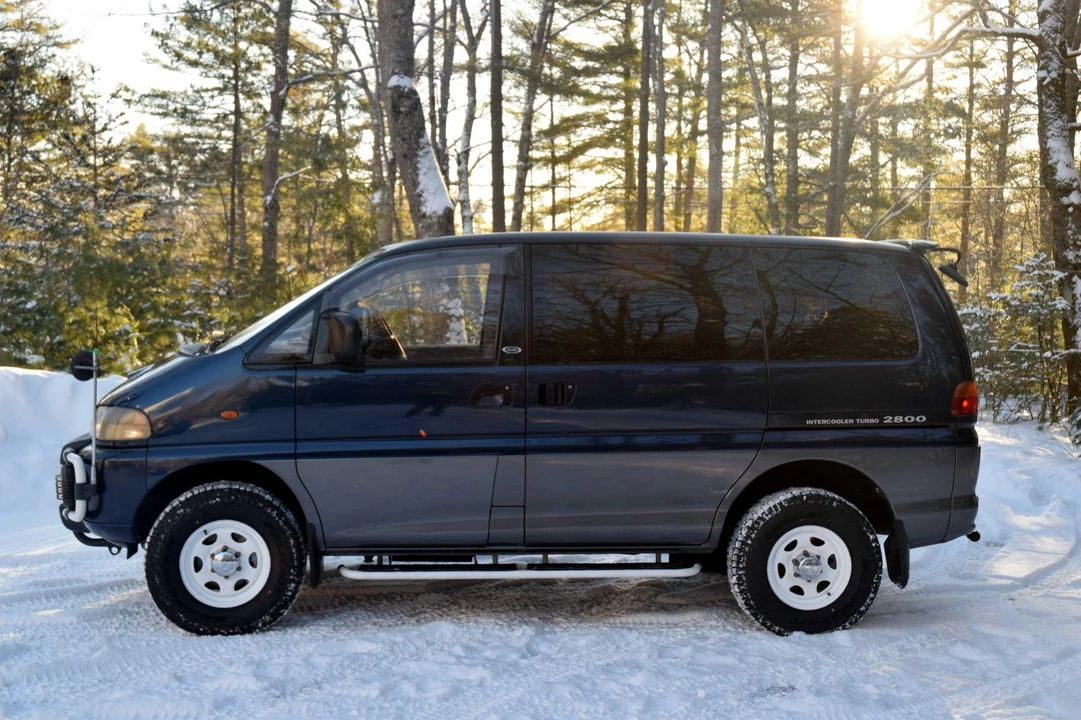 1995 Mitsubishi Delica 4th Gen - Image 4 of 31