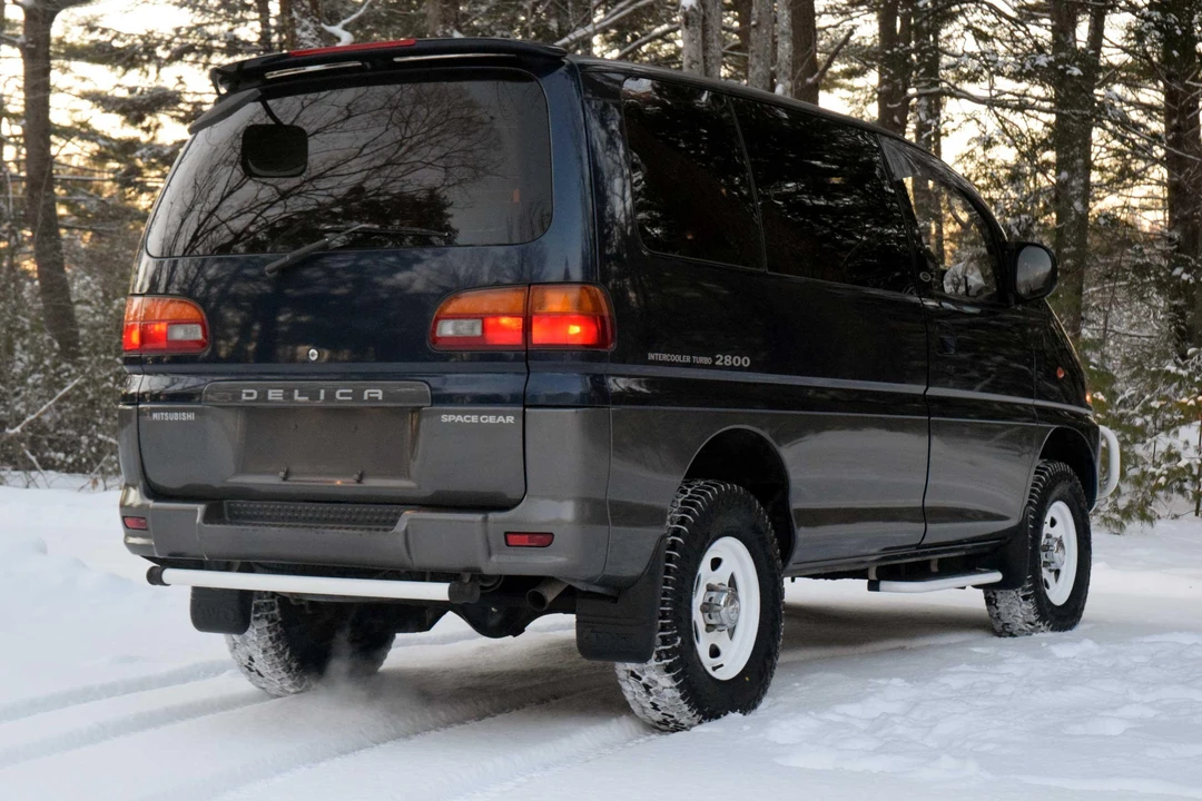 1995 Mitsubishi Delica 4th Gen - Image 24 of 31