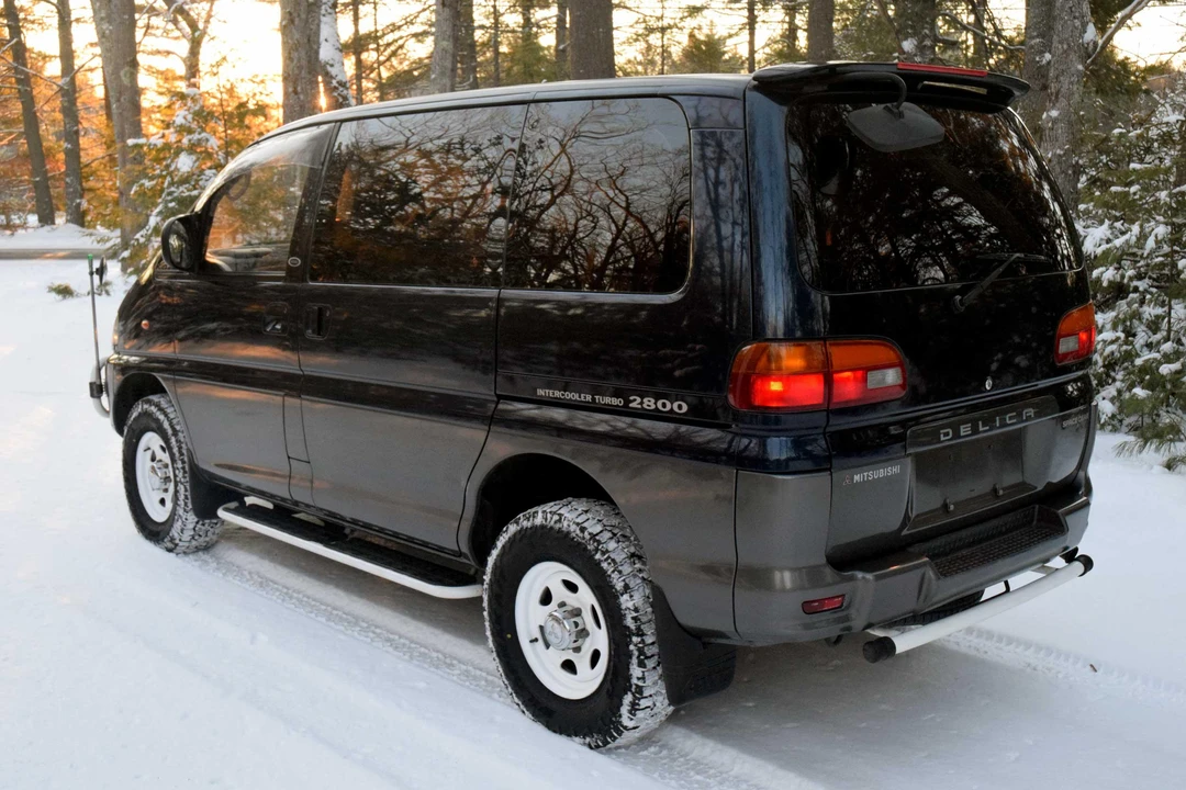 1995 Mitsubishi Delica 4th Gen - Image 15 of 31