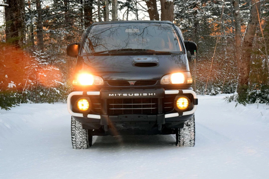 1995 Mitsubishi Delica 4th Gen - Image 8 of 31