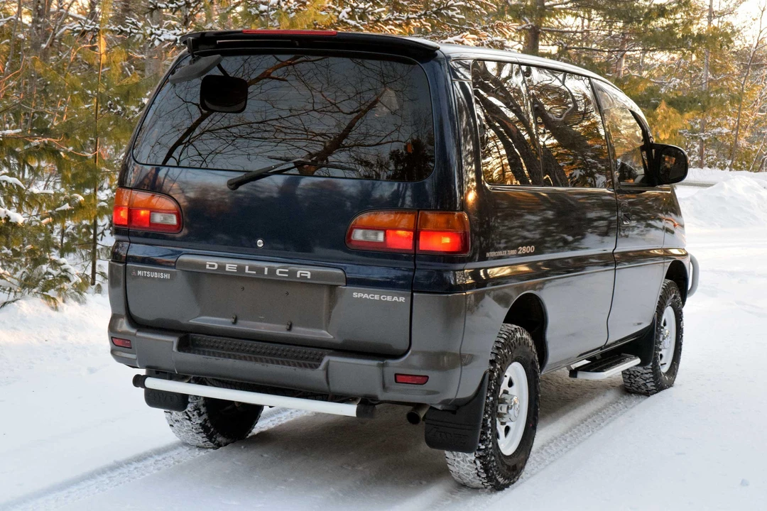 1995 Mitsubishi Delica 4th Gen - Image 23 of 31