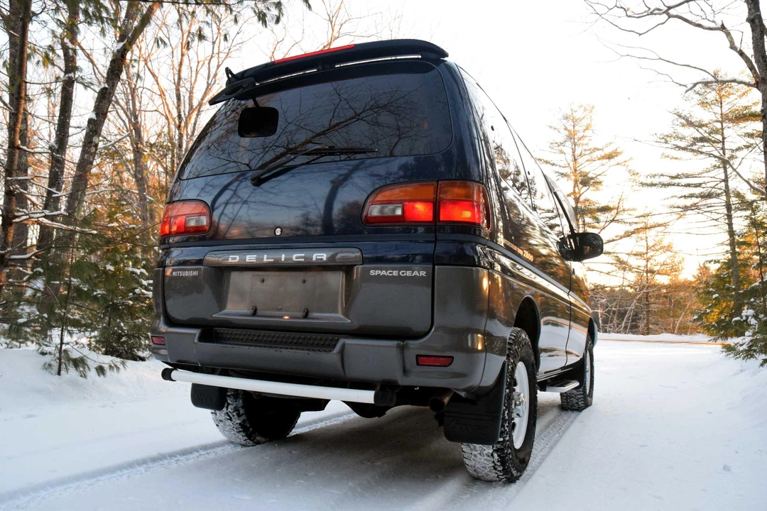 1995 Mitsubishi Delica 4th Gen - Image 22 of 31