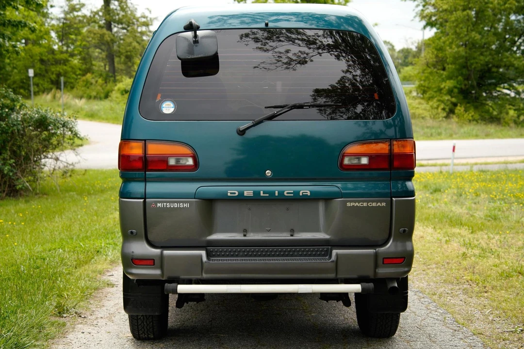 1995 Mitsubishi Delica 4th Gen - Image 5 of 31