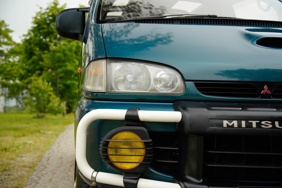 1995 Mitsubishi Delica 4th Gen - Image 18 of 31