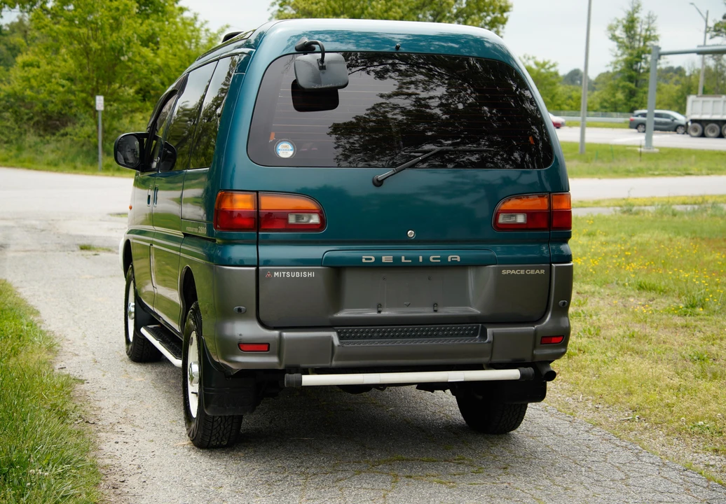 1995 Mitsubishi Delica 4th Gen - Image 10 of 31
