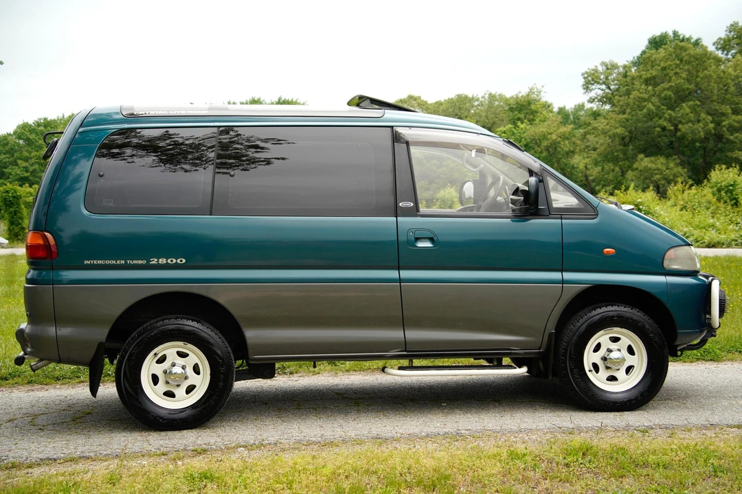 1995 Mitsubishi Delica 4th Gen - Image 3 of 31