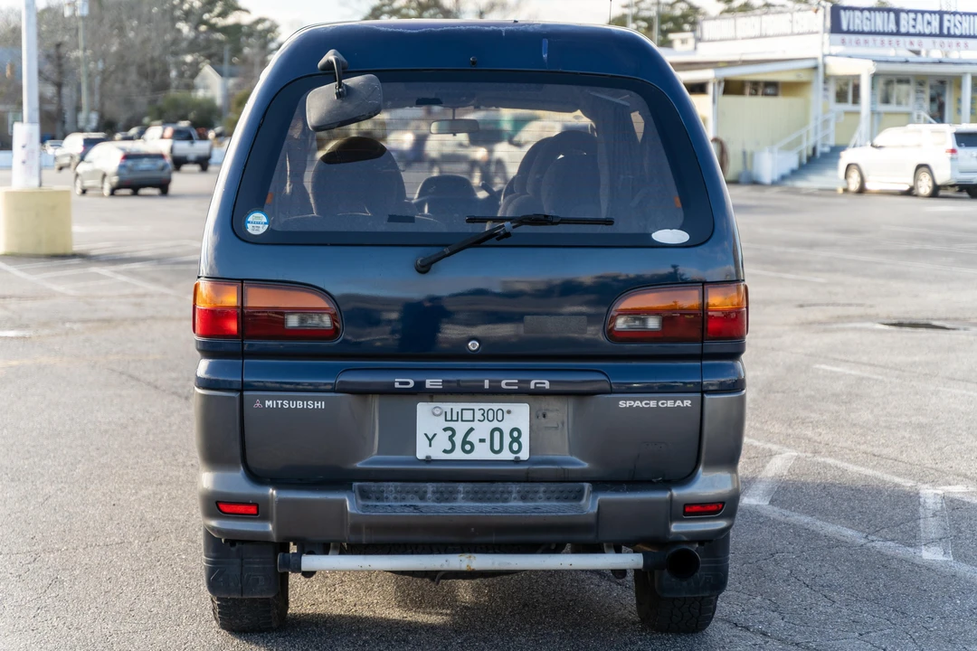 1995 Mitsubishi Delica 3rd Gen - Image 5 of 31