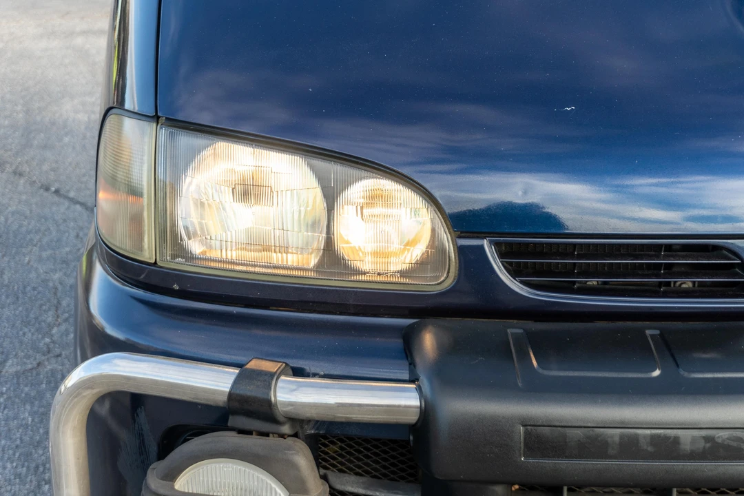 1995 Mitsubishi Delica 3rd Gen - Image 11 of 31