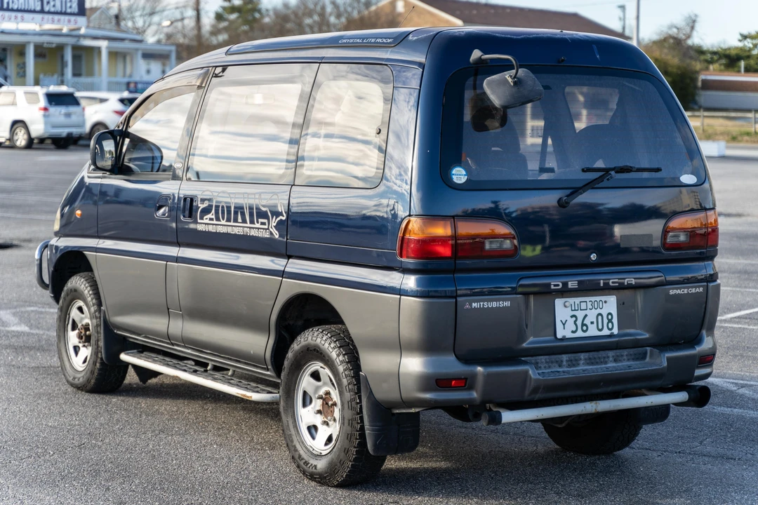 1995 Mitsubishi Delica 3rd Gen - Image 4 of 31