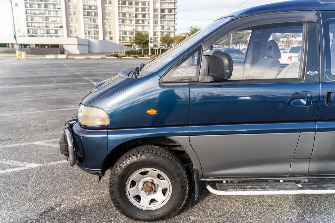 1995 Mitsubishi Delica 3rd Gen - Image 17 of 31