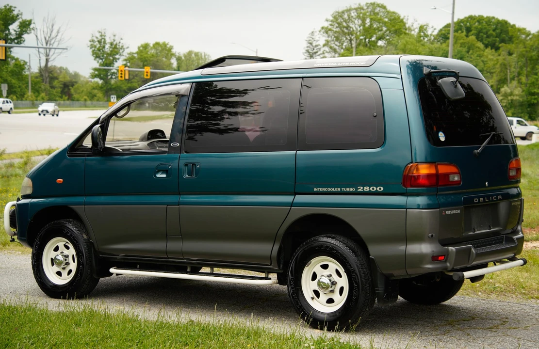 1995 Mitsubishi Delica 4th Gen - Image 7 of 31
