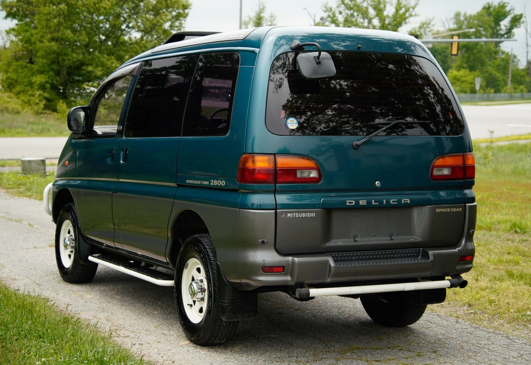 1995 Mitsubishi Delica 4th Gen - Image 8 of 31