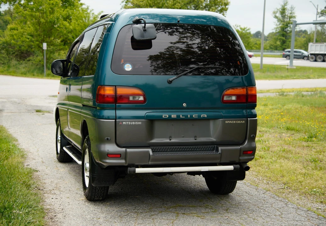 1995 Mitsubishi Delica 4th Gen - Image 9 of 31