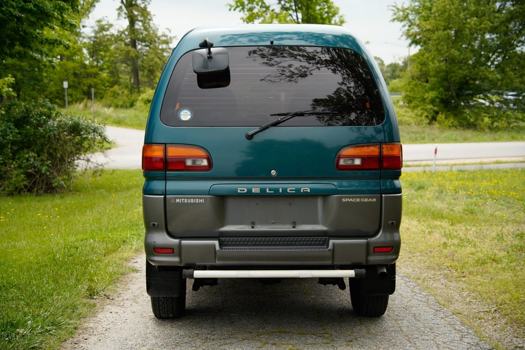 1995 Mitsubishi Delica 4th Gen - Image 10 of 31