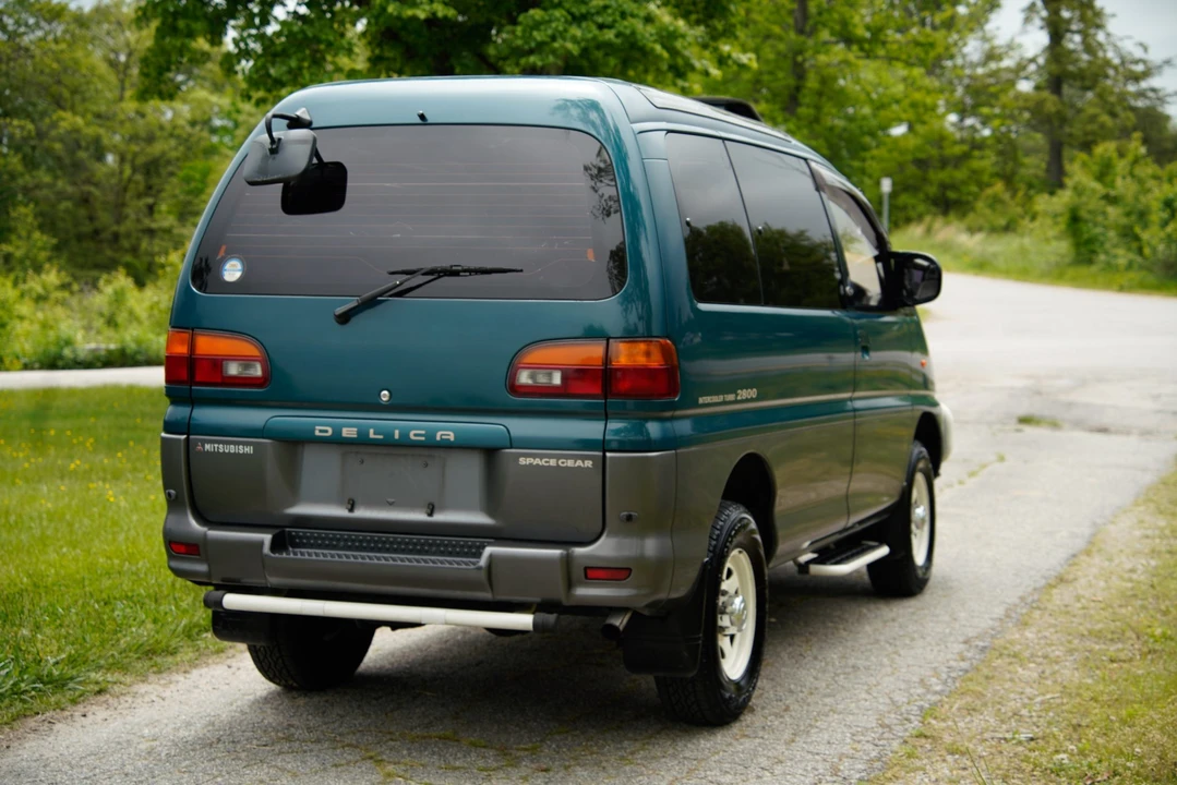 1995 Mitsubishi Delica 4th Gen - Image 11 of 31