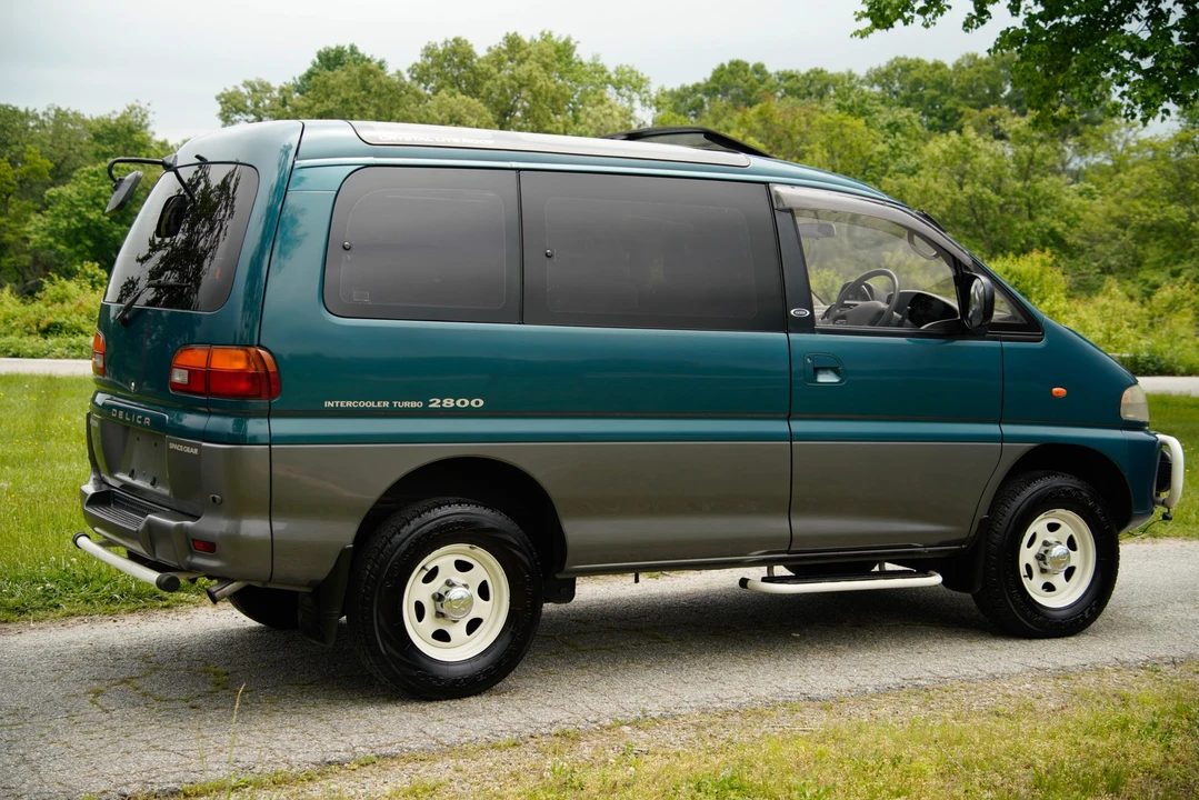 1995 Mitsubishi Delica 4th Gen - Image 13 of 31