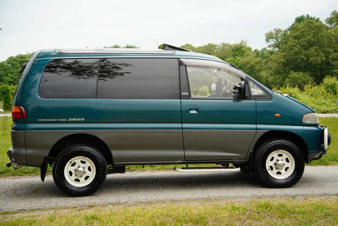 1995 Mitsubishi Delica 4th Gen - Image 14 of 31