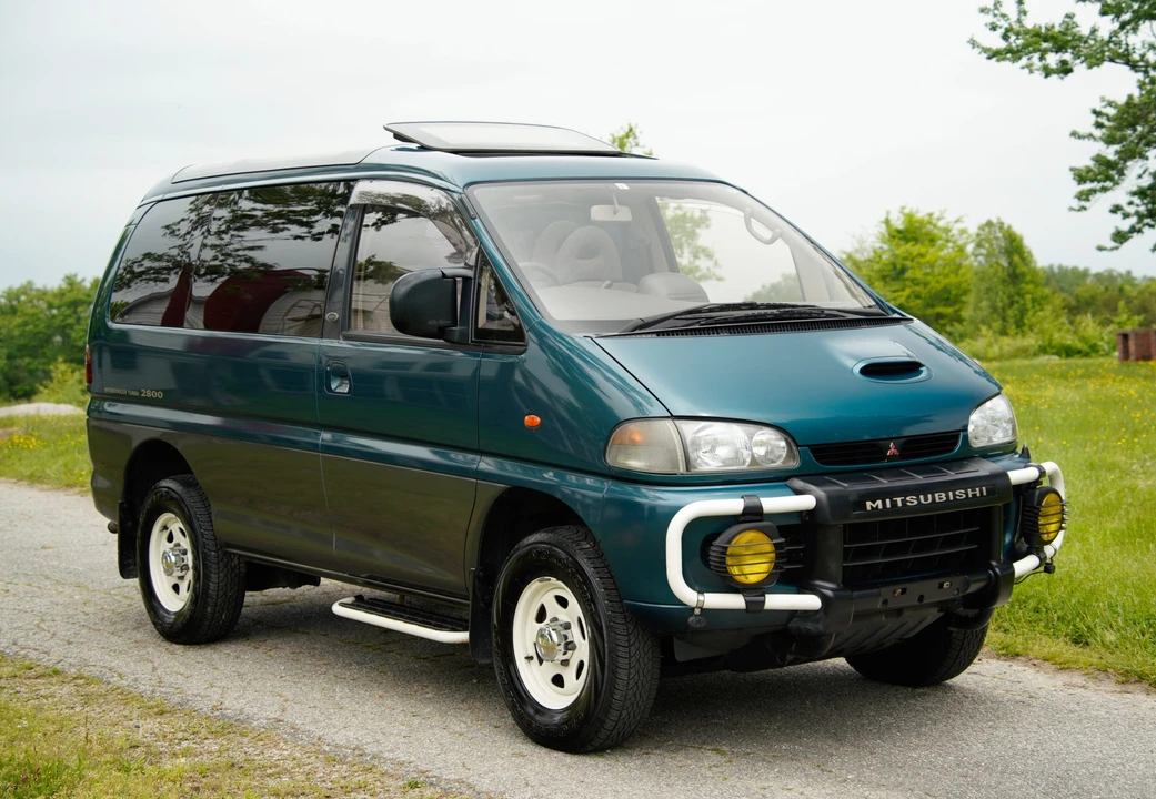 1995 Mitsubishi Delica 4th Gen - Image 17 of 31