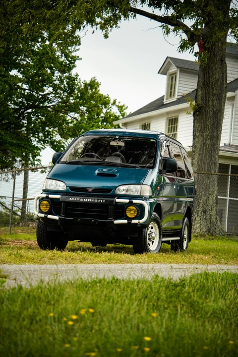 1995 Mitsubishi Delica 4th Gen - Image 2 of 31