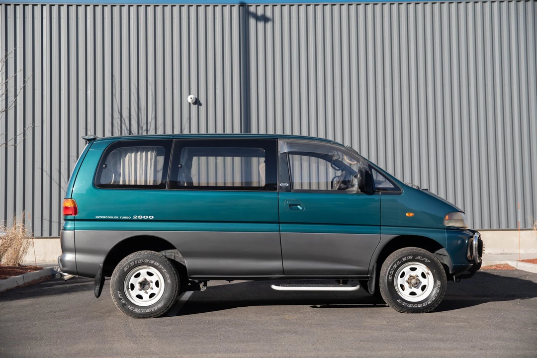 1995 Mitsubishi Delica 4th Gen - Image 11 of 31
