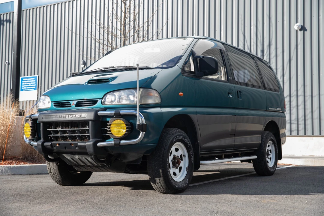 1995 Mitsubishi Delica 4th Gen - Image 4 of 31