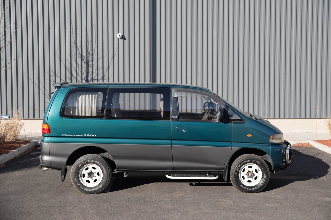 1995 Mitsubishi Delica 4th Gen - Image 10 of 31