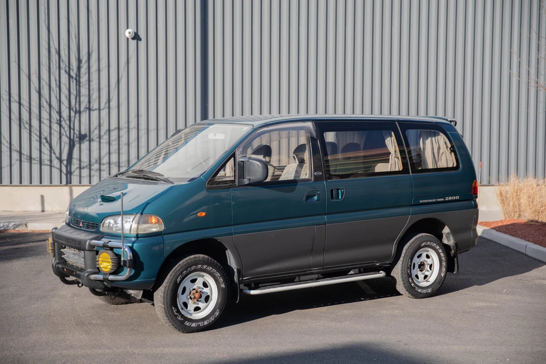 1995 Mitsubishi Delica 4th Gen - Image 2 of 31